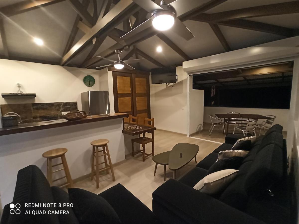 La Maison Du Voyage Tevaitoa Exteriör bild