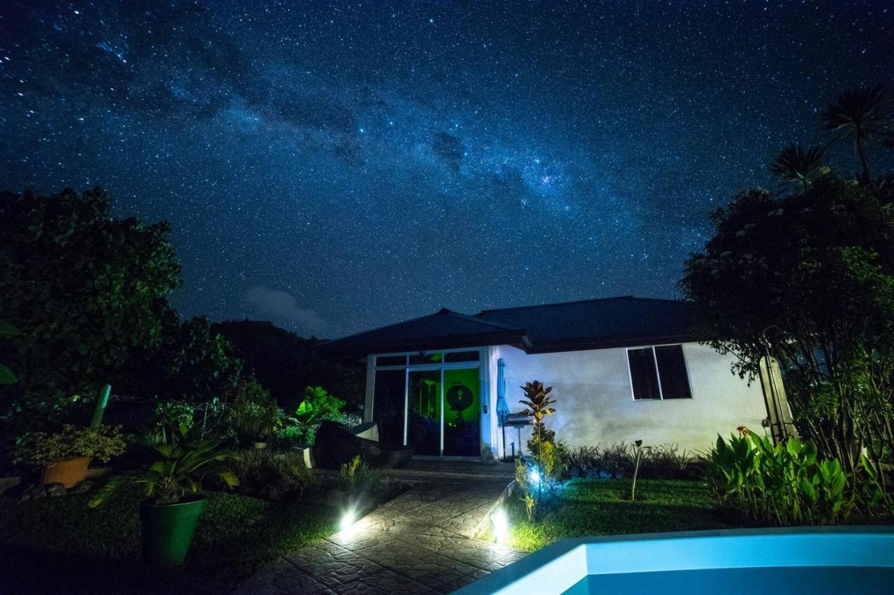 La Maison Du Voyage Tevaitoa Exteriör bild